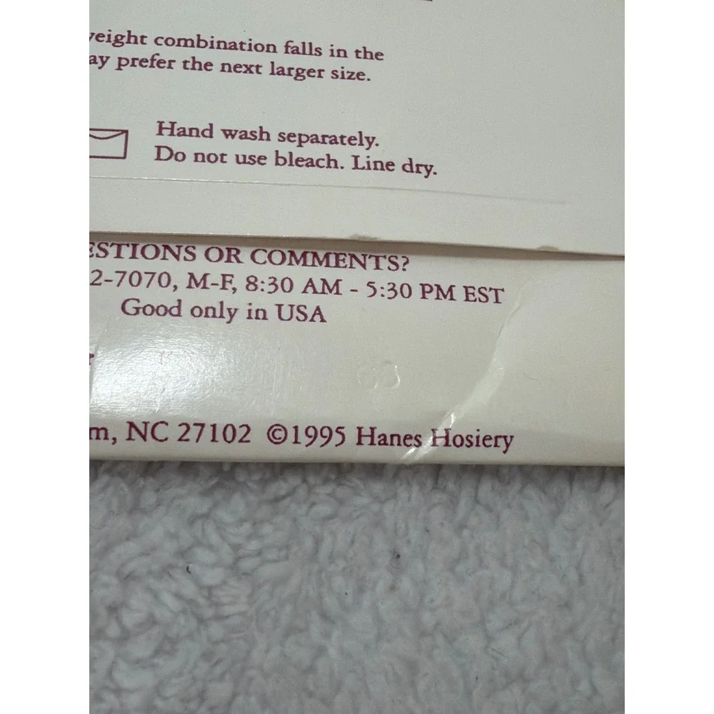 VTG 1995 Hanes Silk Reflections Pantyhose CD Town Taupe Silky Sheer Sandalfoot
